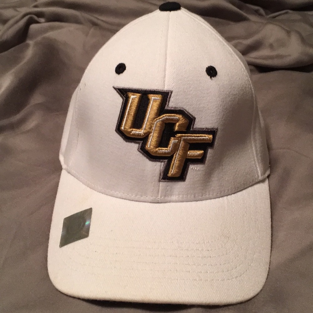 UCF one size fits all top of the world hat